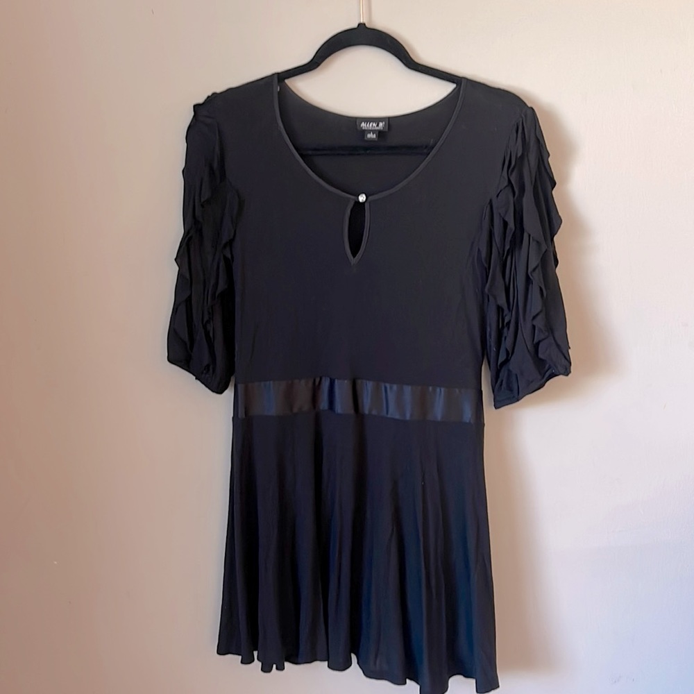 Black tunic top size L
